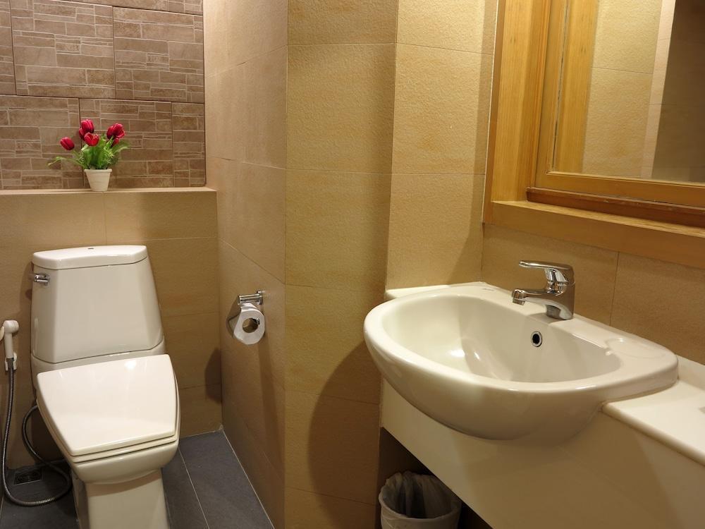 Windmill Resort Hotel Pattaya Bagian luar foto