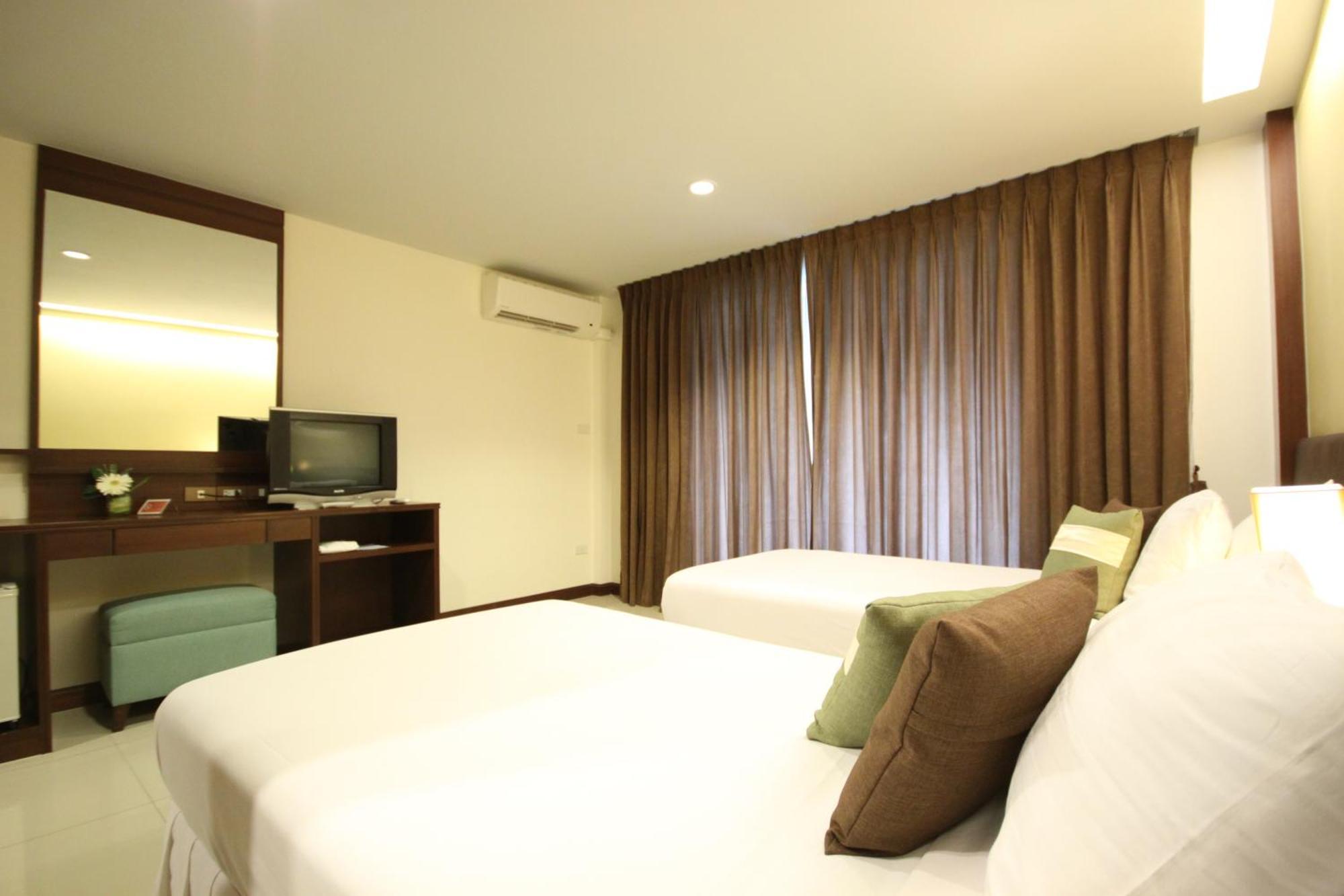 Windmill Resort Hotel Pattaya Bagian luar foto