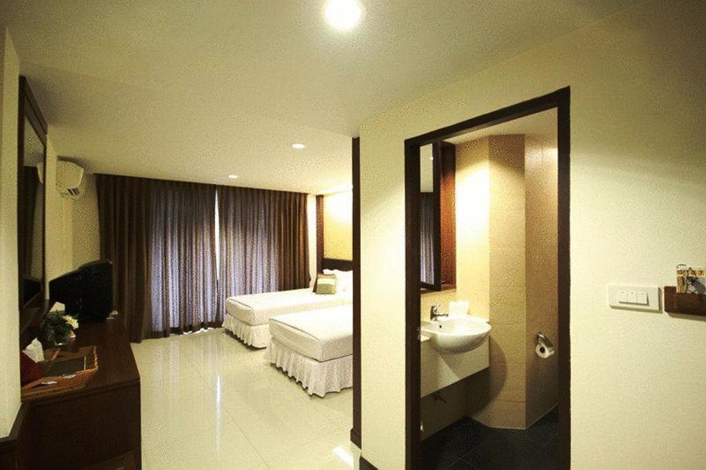 Windmill Resort Hotel Pattaya Bagian luar foto