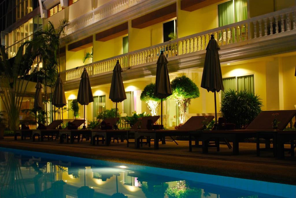 Windmill Resort Hotel Pattaya Bagian luar foto