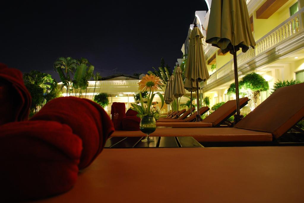 Windmill Resort Hotel Pattaya Bagian luar foto