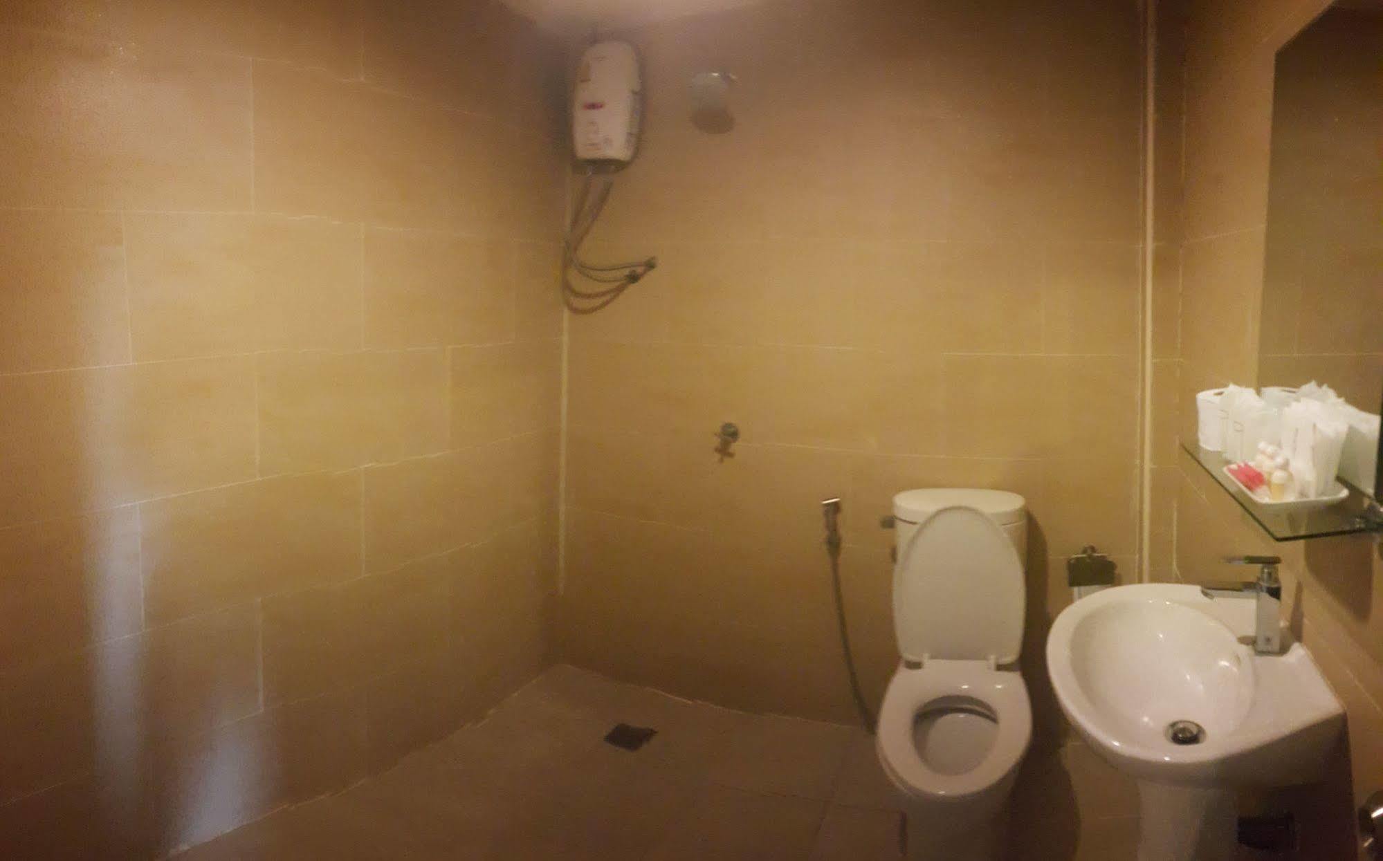 Windmill Resort Hotel Pattaya Bagian luar foto