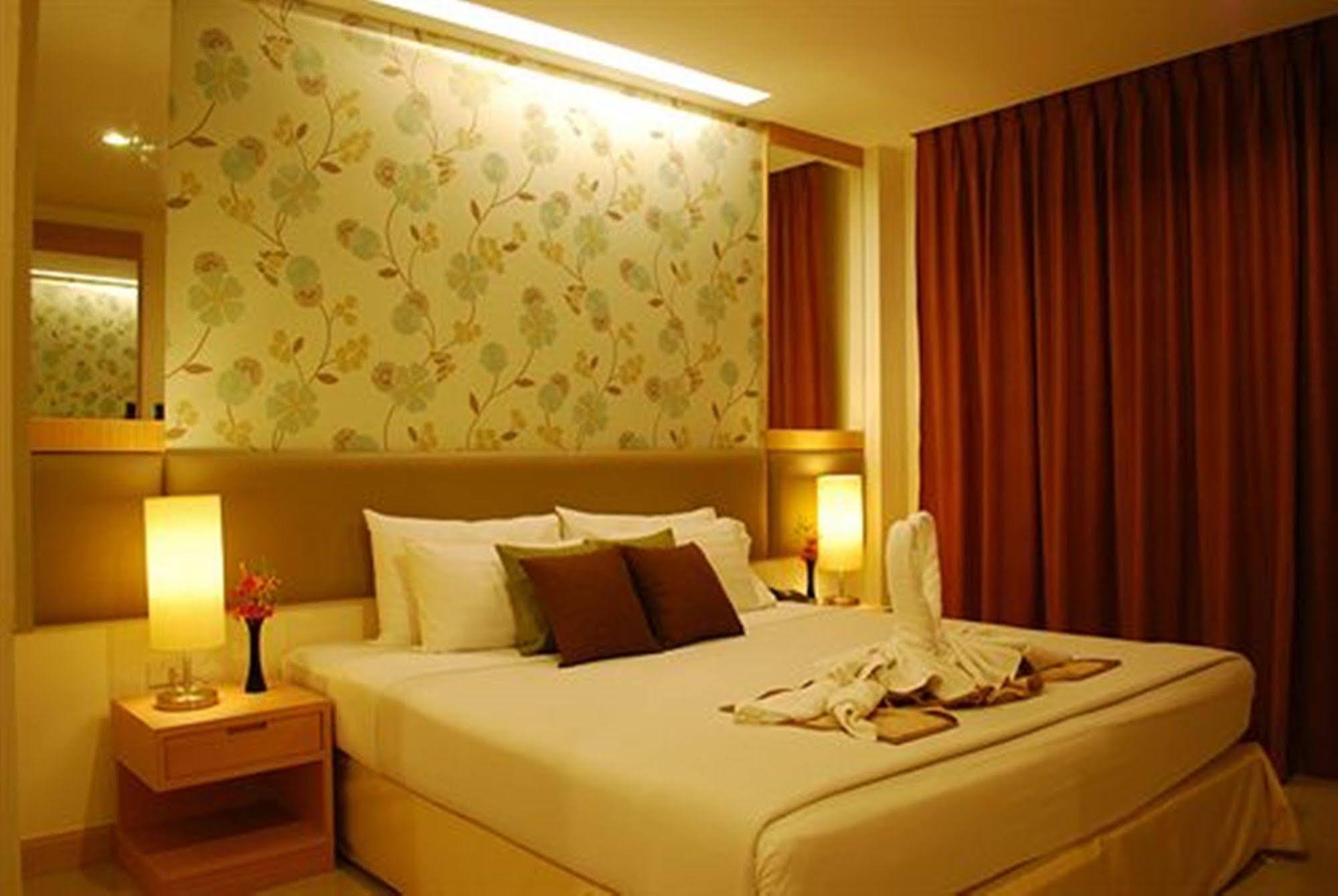 Windmill Resort Hotel Pattaya Bagian luar foto